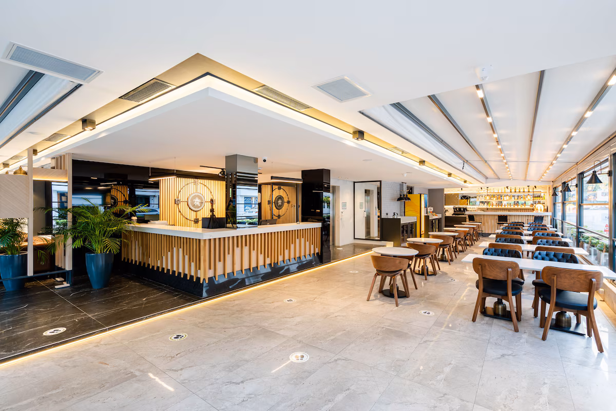 Ni Hotel Lara — reception and breakfast salon