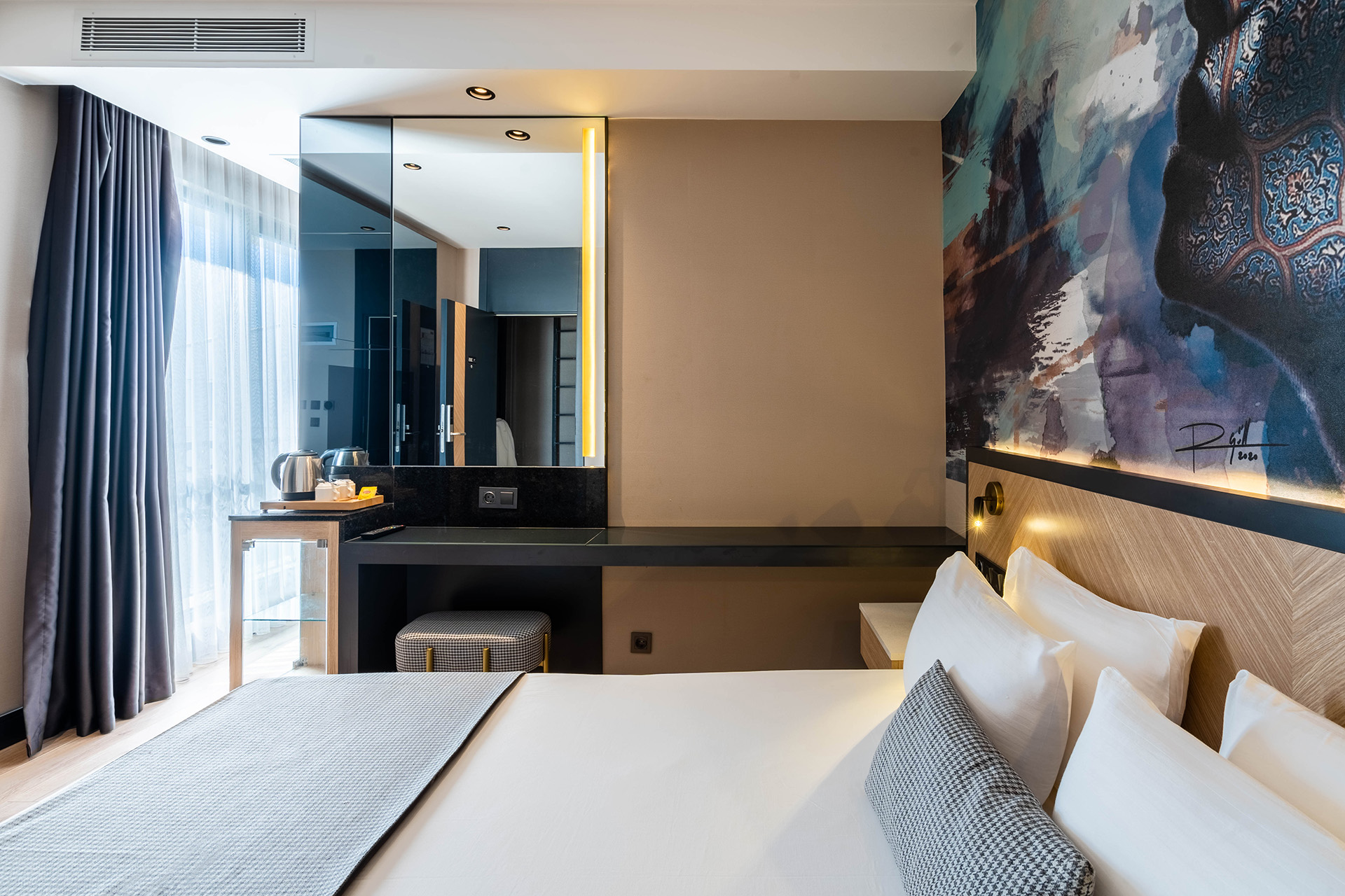 Ni Hotel Lara — Corner
