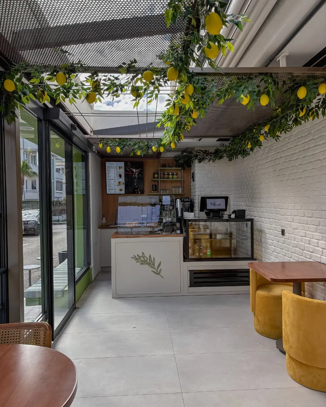 Ni Hotel Lara — Café, Bar, Restaurant